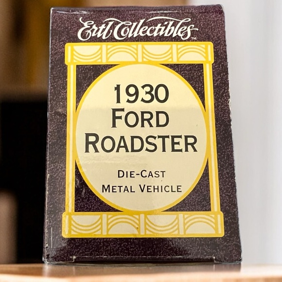 *NWT* ERTL Collectibles 1930 Ford Roadster Fleet Farm Die-Cast Metal Vehicle - Picture 6 of 7